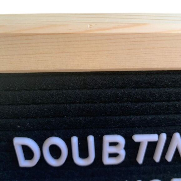 🎉 Bundle 3/$10 XO SIENNA Felt Message Board - Picture 5 of 5